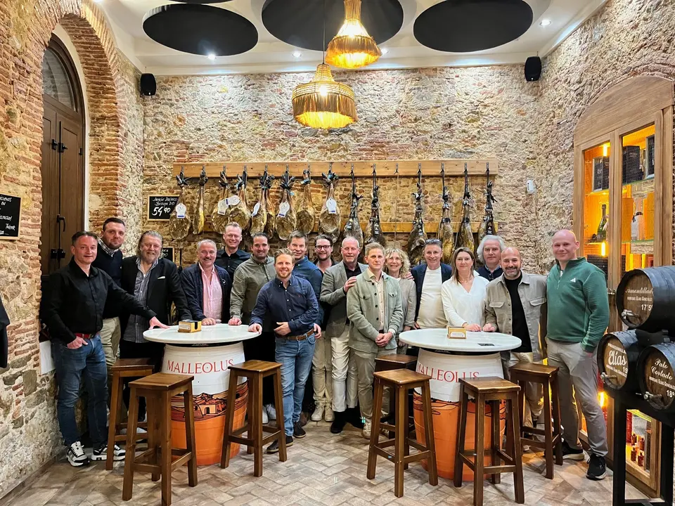 Profesionales de la PGA sueca visitan Huelva y Delicatessen Merkajamon